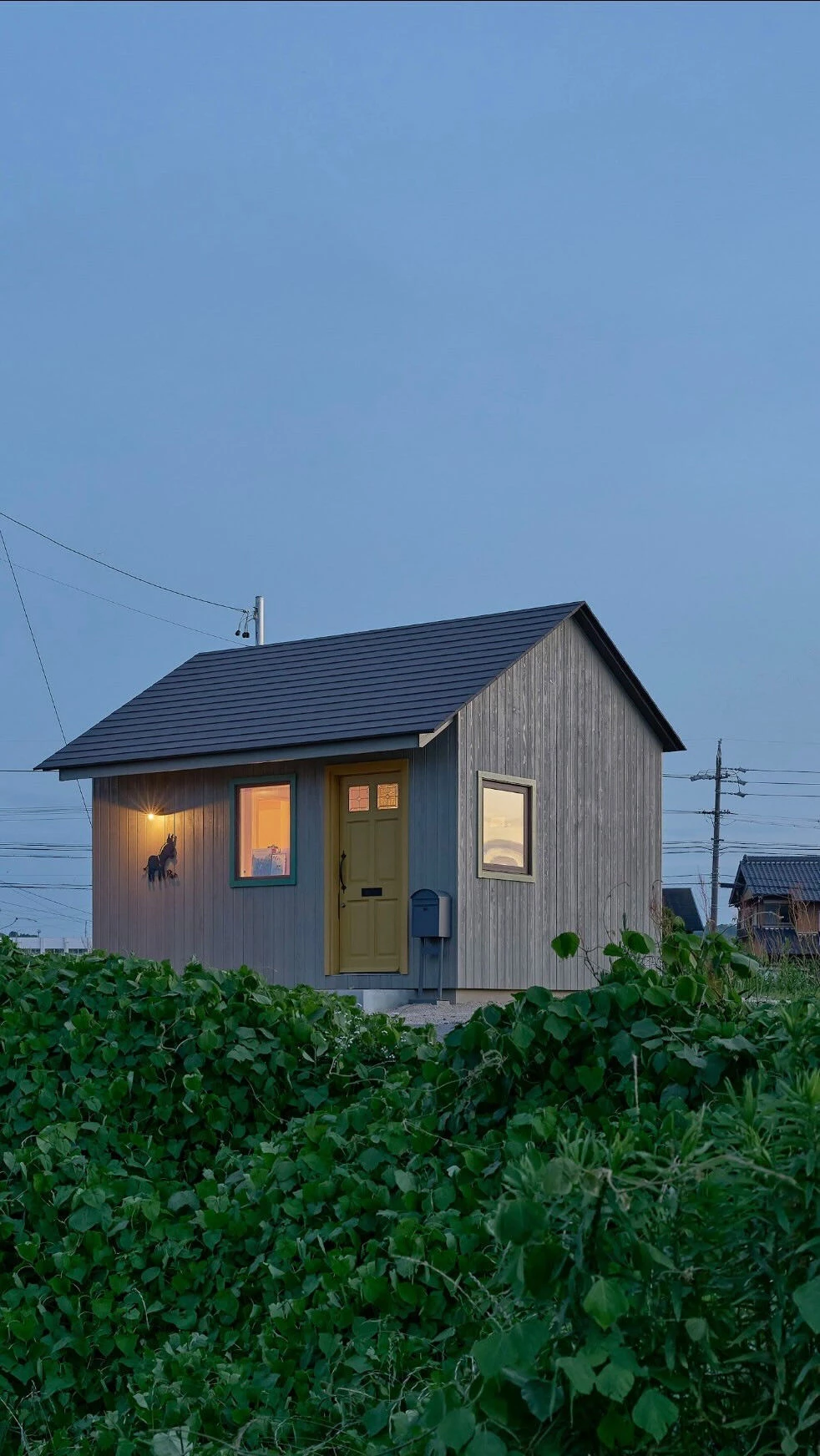 @hutte_koya  庭に小屋のある暮らし